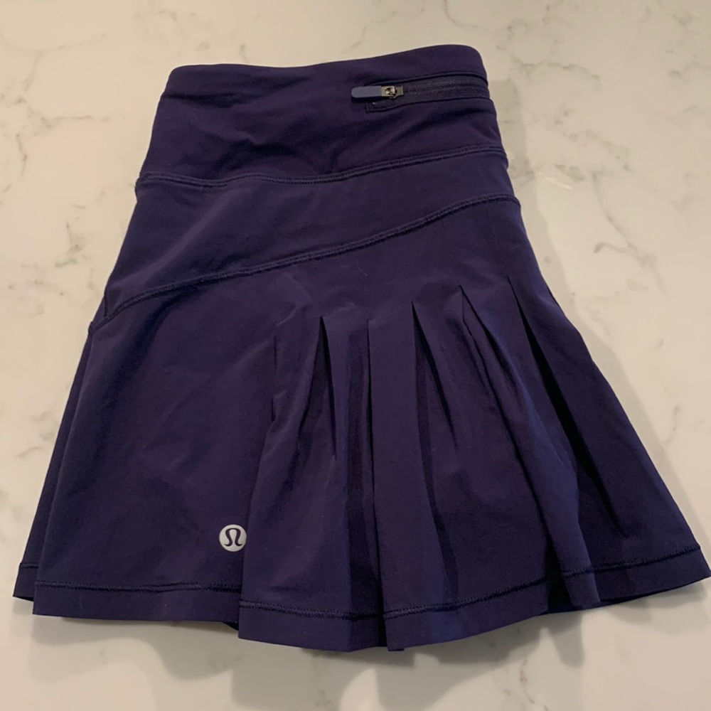 Lululemon skirt size 6